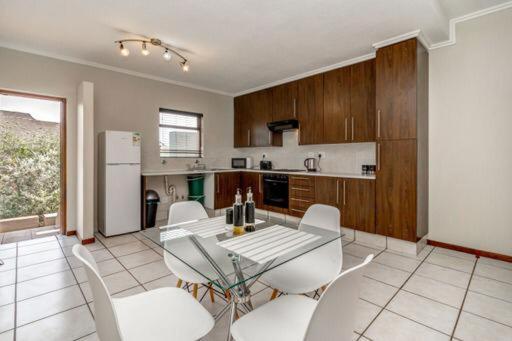 Sisonke Apartment Monte Sandton Zewnętrze zdjęcie